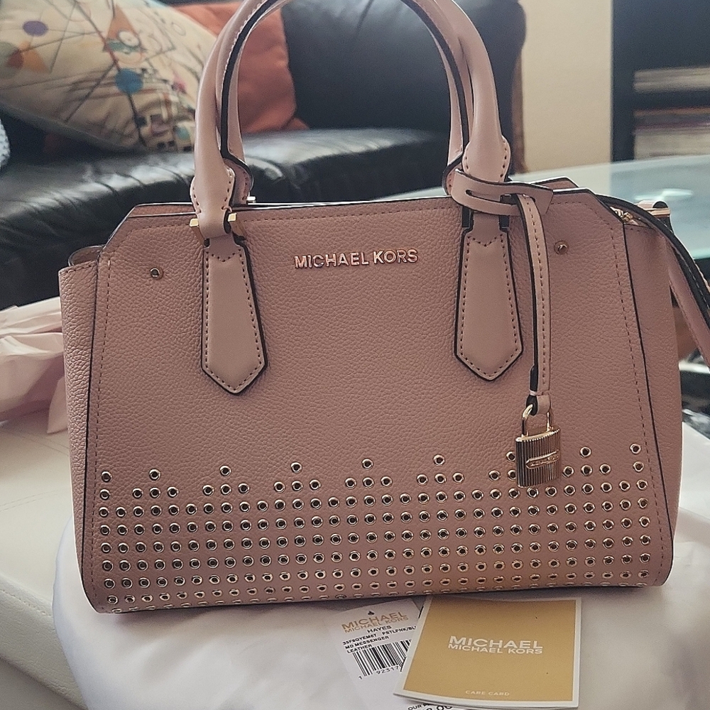Michael Kors Hayes Medium Leather Messenger Hand Bag Light PINK Grommets